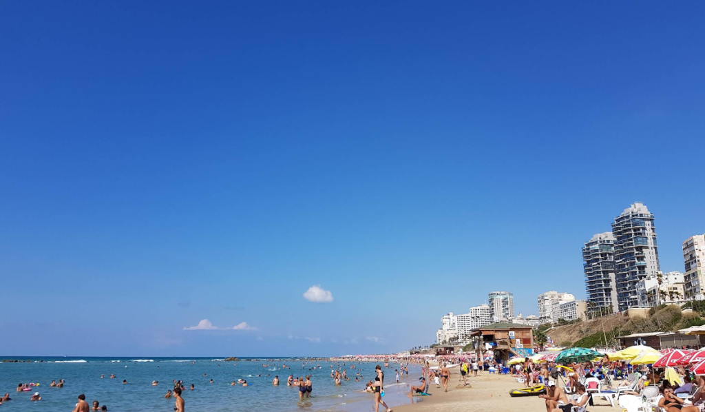 חוף הסלע – בת ים